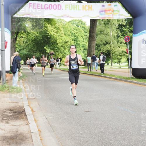 29.06.2025 - hella hamburg halbmarathon MichiJ http://msf.ph/oto/8184836 29.06.2025 10:18:28 Zwischen KM18-KM19 2075, 3968, 6090, 15655, 18763 meine-sportfotos.de