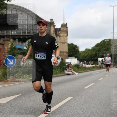 29.06.2025 - hella hamburg halbmarathon Yannick Fuchs http://msf.ph/oto/8184861 29.06.2025 10:29:19 20KM 1002, 4477, 5048, 5152, 5550, 6169, 6878, 7628, 7884, 8395, 9519, 9686, 11202, 11230, 11661, 14069, 14388, 15902, 16417, 17014, 18026, 18837 meine-sportfotos.de