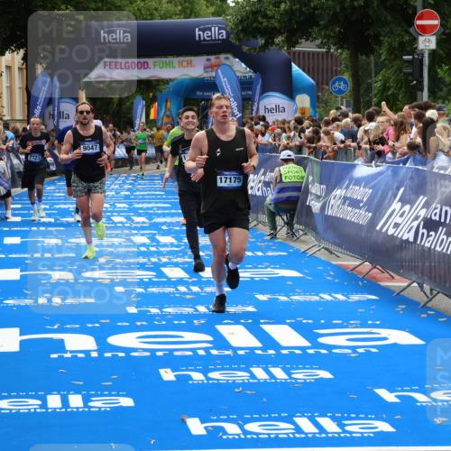 29.06.2025 - hella hamburg halbmarathon Zöllner http://msf.ph/oto/8184876 29.06.2025 10:33:20 Ziel 1959, 4679, 7723, 9047, 14167, 16881, 17175, 18455 meine-sportfotos.de