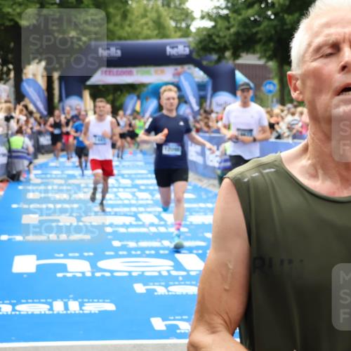 29.06.2025 - hella hamburg halbmarathon Zöllner http://msf.ph/oto/8184903 29.06.2025 10:42:13 Ziel 1441, 5682, 7765, 9365, 10216, 12098, 13709, 14899, 16626, 16677, 17363, 18772, 18802 meine-sportfotos.de