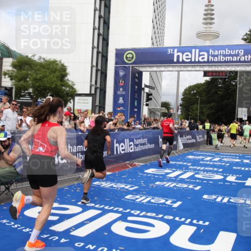 29.06.2025 - hella hamburg halbmarathon Michael Strokosch http://msf.ph/oto/8184951 29.06.2025 10:41:54 Ziel 1169, 1763, 7092, 10415, 11765, 14346, 15521, 15935 meine-sportfotos.de