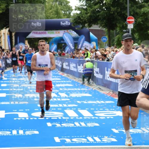 29.06.2025 - hella hamburg halbmarathon Zöllner http://msf.ph/oto/8184954 29.06.2025 10:42:15 Ziel 1441, 1903, 5682, 7765, 7865, 9365, 12098, 13709, 14899, 16626, 16660, 16677, 17182, 17363, 18772, 18802 meine-sportfotos.de
