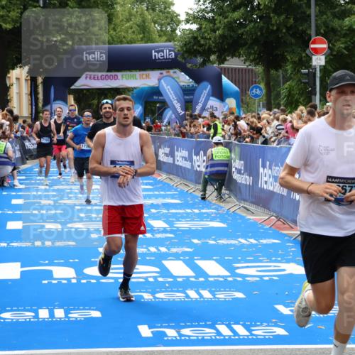 29.06.2025 - hella hamburg halbmarathon Zöllner http://msf.ph/oto/8184958 29.06.2025 10:42:15 Ziel 1441, 1903, 5682, 7765, 7865, 9365, 12098, 13709, 14899, 16626, 16660, 16677, 17182, 17363, 18772, 18802 meine-sportfotos.de