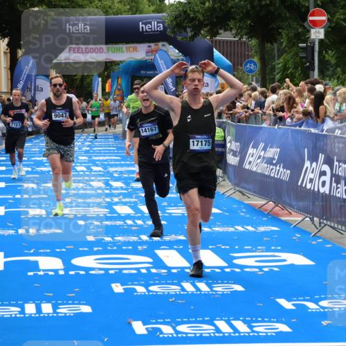 29.06.2025 - hella hamburg halbmarathon Zöllner http://msf.ph/oto/8184963 29.06.2025 10:33:21 Ziel 1959, 4679, 7723, 9047, 14167, 16881, 17175, 18455 meine-sportfotos.de