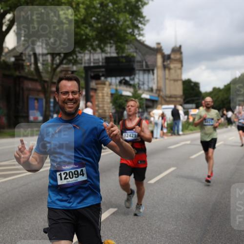 29.06.2025 - hella hamburg halbmarathon Yannick Fuchs http://msf.ph/oto/8185000 29.06.2025 10:43:31 20KM 1094, 1342, 1381, 1452, 1476, 2013, 2504, 2592, 2596, 2706, 2889, 2937, 3060, 4017, 4183, 4185, 4832, 5460, 5705, 6158, 7067, 7297, 7332, 8112, 8302, 8437, 8821, 9038, 9126, 9213, 9463, 9619, 9649, 9695, 9924, 10053, 10184, 10859, 10860, 11340, 11519, 11579, 11679, 11779, 11819, 11977, 12094, 12421, 12533, 12670, 13233, 13269, 13688, 13690, 14526, 15422, 15523, 15857, 16114, 16369, 16627, 16653, 16731, 16891, 17173, 17632, 17753, 18058, 18842, 18873, 18926, 19109 meine-sportfotos.de
