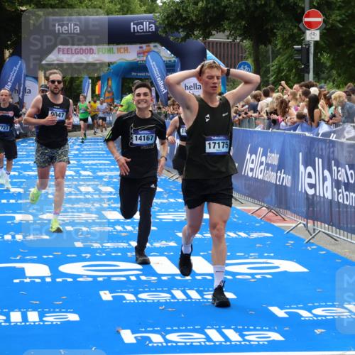 29.06.2025 - hella hamburg halbmarathon Zöllner http://msf.ph/oto/8185002 29.06.2025 10:33:21 Ziel 1959, 4679, 7723, 9047, 14167, 16881, 17175, 18455 meine-sportfotos.de