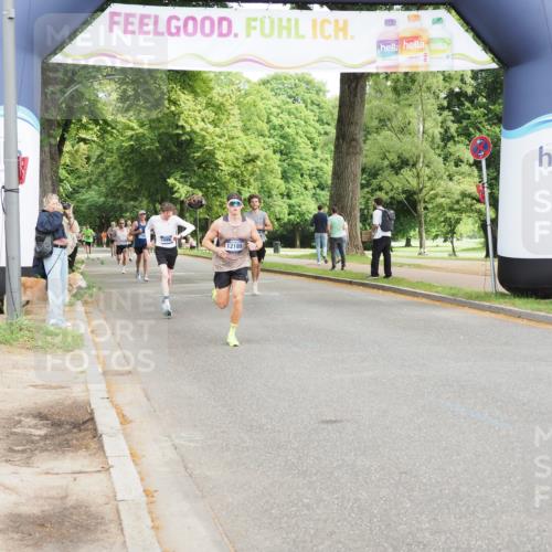 29.06.2025 - hella hamburg halbmarathon MichiJ http://msf.ph/oto/8185007 29.06.2025 10:18:30 Zwischen KM18-KM19 2075, 3968, 6090 meine-sportfotos.de