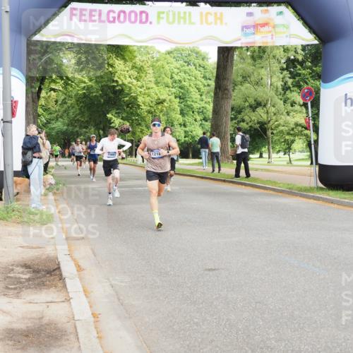 29.06.2025 - hella hamburg halbmarathon MichiJ http://msf.ph/oto/8185037 29.06.2025 10:18:30 Zwischen KM18-KM19 2075, 3968, 6090 meine-sportfotos.de