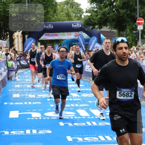 29.06.2025 - hella hamburg halbmarathon Zöllner http://msf.ph/oto/8185045 29.06.2025 10:42:18 Ziel 1903, 2675, 5682, 7765, 7865, 9365, 13709, 13746, 14811, 14899, 15270, 16626, 16660, 17182, 17363, 18772, 18802 meine-sportfotos.de