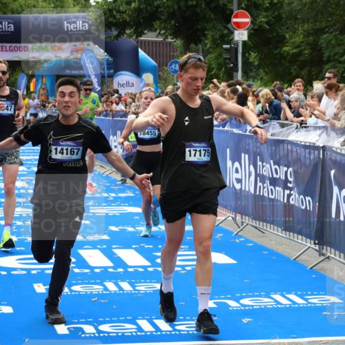 29.06.2025 - hella hamburg halbmarathon Zöllner http://msf.ph/oto/8185057 29.06.2025 10:33:22 Ziel 1959, 4679, 7723, 9047, 14167, 16881, 17175, 18455 meine-sportfotos.de