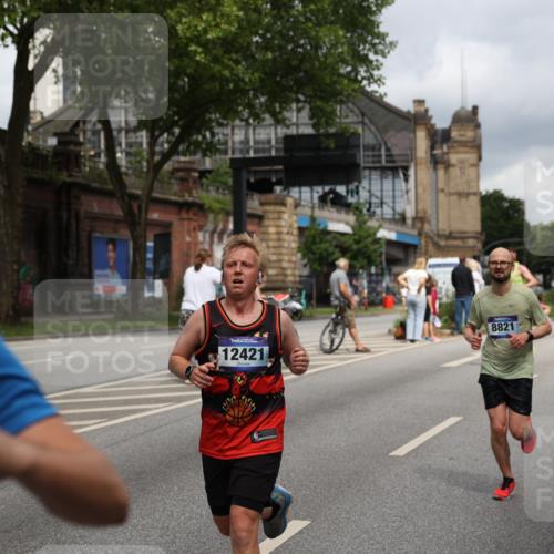 29.06.2025 - hella hamburg halbmarathon Yannick Fuchs http://msf.ph/oto/8185076 29.06.2025 10:43:32 20KM 1094, 1342, 1381, 1452, 1476, 2013, 2504, 2592, 2596, 2706, 2878, 2889, 2937, 3060, 4017, 4183, 4185, 4832, 5460, 5705, 6158, 7067, 7297, 7332, 8112, 8437, 8821, 9038, 9126, 9213, 9463, 9619, 9649, 9695, 9924, 9965, 10184, 10859, 11340, 11519, 11579, 11779, 11819, 11977, 12094, 12421, 12533, 12670, 13233, 13269, 13688, 13690, 14526, 15422, 15523, 15857, 16114, 16369, 16627, 16653, 16731, 16891, 17173, 17632, 17753, 18058, 18842, 18873, 18926, 19109 meine-sportfotos.de