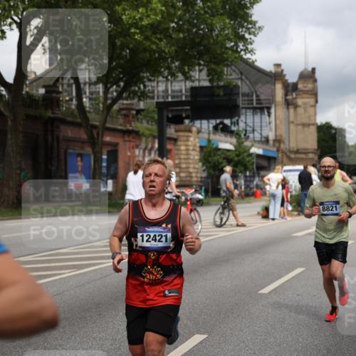 29.06.2025 - hella hamburg halbmarathon Yannick Fuchs http://msf.ph/oto/8185097 29.06.2025 10:43:32 20KM 1094, 1342, 1381, 1452, 1476, 2013, 2504, 2592, 2596, 2706, 2878, 2889, 2937, 3060, 4017, 4183, 4185, 4832, 5460, 5705, 6158, 7067, 7297, 7332, 8112, 8437, 8821, 9038, 9126, 9213, 9463, 9619, 9649, 9695, 9924, 9965, 10184, 10859, 11340, 11519, 11579, 11779, 11819, 11977, 12094, 12421, 12533, 12670, 13233, 13269, 13688, 13690, 14526, 15422, 15523, 15857, 16114, 16369, 16627, 16653, 16731, 16891, 17173, 17632, 17753, 18058, 18842, 18873, 18926, 19109 meine-sportfotos.de