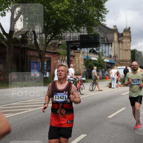 29.06.2025 - hella hamburg halbmarathon Yannick Fuchs http://msf.ph/oto/8185116 29.06.2025 10:43:32 20KM 1094, 1342, 1381, 1452, 1476, 2013, 2504, 2592, 2596, 2706, 2878, 2889, 2937, 3060, 4017, 4183, 4185, 4832, 5460, 5705, 6158, 7067, 7297, 7332, 8112, 8437, 8821, 9038, 9126, 9213, 9463, 9619, 9649, 9695, 9924, 9965, 10184, 10859, 11340, 11519, 11579, 11779, 11819, 11977, 12094, 12421, 12533, 12670, 13233, 13269, 13688, 13690, 14526, 15422, 15523, 15857, 16114, 16369, 16627, 16653, 16731, 16891, 17173, 17632, 17753, 18058, 18842, 18873, 18926, 19109 meine-sportfotos.de