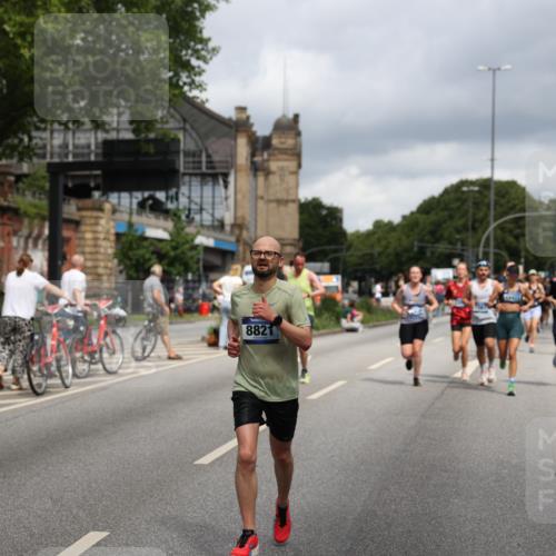 29.06.2025 - hella hamburg halbmarathon Yannick Fuchs http://msf.ph/oto/8185183 29.06.2025 10:43:33 20KM 1094, 1342, 1381, 1476, 2013, 2504, 2516, 2592, 2596, 2706, 2878, 2889, 2937, 3060, 3692, 4017, 4832, 5460, 5705, 6158, 7067, 7297, 7332, 8112, 8437, 8821, 9038, 9126, 9213, 9463, 9619, 9649, 9695, 9924, 9965, 10184, 10859, 11340, 11519, 11579, 11779, 11819, 11977, 12094, 12421, 12533, 12670, 13233, 13269, 13688, 13690, 14526, 15422, 15523, 16114, 16369, 16627, 16653, 16731, 16891, 17173, 17632, 17753, 18058, 18842, 18926, 19109 meine-sportfotos.de