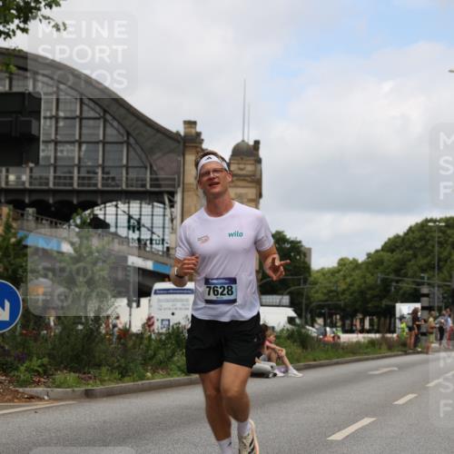 29.06.2025 - hella hamburg halbmarathon Yannick Fuchs http://msf.ph/oto/8185196 29.06.2025 10:29:25 20KM 1002, 1217, 4477, 5048, 5152, 6169, 6878, 7628, 7884, 7972, 8395, 8864, 9519, 9686, 11202, 11230, 11661, 12369, 14069, 14388, 16712, 17014, 18837, 19022 meine-sportfotos.de