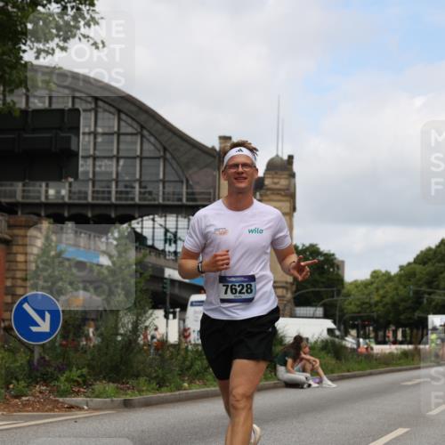 29.06.2025 - hella hamburg halbmarathon Yannick Fuchs http://msf.ph/oto/8185212 29.06.2025 10:29:25 20KM 1002, 1217, 4477, 5048, 5152, 6169, 6878, 7628, 7884, 7972, 8395, 8864, 9519, 9686, 11202, 11230, 11661, 12369, 14069, 14388, 16712, 17014, 18837, 19022 meine-sportfotos.de