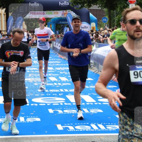 29.06.2025 - hella hamburg halbmarathon Zöllner http://msf.ph/oto/8185310 29.06.2025 10:33:25 Ziel 1959, 4679, 7723, 8956, 16881, 17056, 17489 meine-sportfotos.de
