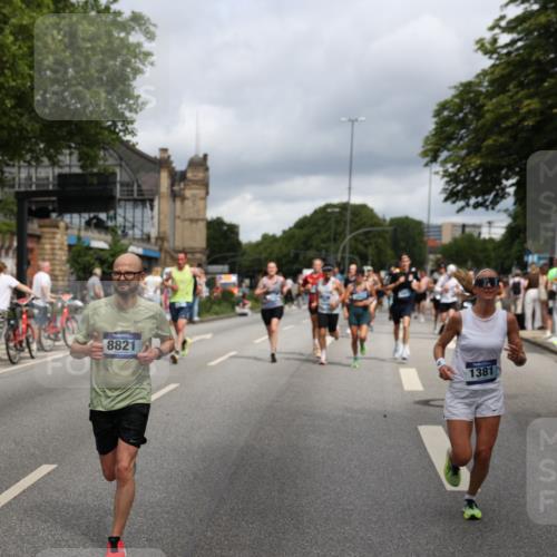 29.06.2025 - hella hamburg halbmarathon Yannick Fuchs http://msf.ph/oto/8185378 29.06.2025 10:43:33 20KM 1094, 1342, 1381, 1476, 2013, 2504, 2516, 2592, 2596, 2706, 2878, 2889, 2937, 3060, 3692, 4017, 4832, 5460, 5705, 6158, 7067, 7297, 7332, 8112, 8437, 8821, 9038, 9126, 9213, 9463, 9619, 9649, 9695, 9924, 9965, 10184, 10859, 11340, 11519, 11579, 11779, 11819, 11977, 12094, 12421, 12533, 12670, 13233, 13269, 13688, 13690, 14526, 15422, 15523, 16114, 16369, 16627, 16653, 16731, 16891, 17173, 17632, 17753, 18058, 18842, 18926, 19109 meine-sportfotos.de