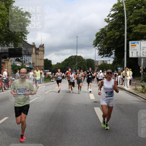 29.06.2025 - hella hamburg halbmarathon Yannick Fuchs http://msf.ph/oto/8185416 29.06.2025 10:43:33 20KM 1094, 1342, 1381, 1476, 2013, 2504, 2516, 2592, 2596, 2706, 2878, 2889, 2937, 3060, 3692, 4017, 4832, 5460, 5705, 6158, 7067, 7297, 7332, 8112, 8437, 8821, 9038, 9126, 9213, 9463, 9619, 9649, 9695, 9924, 9965, 10184, 10859, 11340, 11519, 11579, 11779, 11819, 11977, 12094, 12421, 12533, 12670, 13233, 13269, 13688, 13690, 14526, 15422, 15523, 16114, 16369, 16627, 16653, 16731, 16891, 17173, 17632, 17753, 18058, 18842, 18926, 19109 meine-sportfotos.de