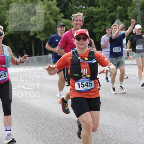29.06.2025 - hella hamburg halbmarathon Jannik Wohlers http://msf.ph/oto/8185474 29.06.2025 10:23:29 Lombardsbrücke 1444, 1545, 2125, 2489, 4122, 4597, 4646, 4990, 5055, 5258, 5260, 5358, 5661, 7013, 8031, 8141, 8149, 8181, 8502, 8676, 8717, 9217, 9603, 10649, 11044, 11415, 11454, 11793, 13149, 14521, 15739, 15853, 17385, 17513, 17595, 18091, 18314, 18745, 18998, 19017 meine-sportfotos.de