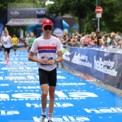 29.06.2025 - hella hamburg halbmarathon Zöllner http://msf.ph/oto/8185579 29.06.2025 10:33:27 Ziel 4602, 4679, 8956, 16881, 17056, 17489, 18731 meine-sportfotos.de