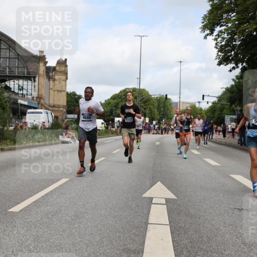 29.06.2025 - hella hamburg halbmarathon Yannick Fuchs http://msf.ph/oto/8185580 29.06.2025 10:29:30 20KM 1002, 1217, 4477, 5048, 5152, 6169, 6878, 7628, 7972, 8395, 8864, 9686, 11661, 12369, 14069, 14388, 14603, 15991, 16140, 16712, 17014, 18419, 18837, 19022 meine-sportfotos.de