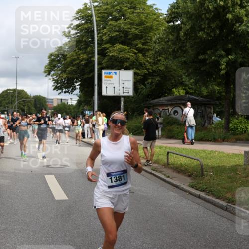 29.06.2025 - hella hamburg halbmarathon Yannick Fuchs http://msf.ph/oto/8185602 29.06.2025 10:43:34 20KM 1094, 1342, 1381, 1476, 2013, 2504, 2516, 2592, 2596, 2706, 2878, 2889, 2937, 3060, 3692, 4017, 4832, 5460, 5705, 6158, 7067, 7297, 7332, 8112, 8437, 8821, 9038, 9126, 9200, 9213, 9463, 9619, 9649, 9695, 9924, 9965, 10184, 10859, 11340, 11519, 11579, 11779, 11819, 11977, 12035, 12094, 12421, 12533, 12670, 13233, 13269, 13688, 13690, 14526, 15422, 15523, 16114, 16369, 16627, 16653, 16731, 16891, 17173, 17632, 17753, 18058, 18842, 18926, 19109 meine-sportfotos.de