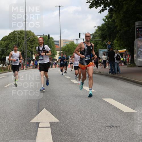 29.06.2025 - hella hamburg halbmarathon Yannick Fuchs http://msf.ph/oto/8185610 29.06.2025 10:29:31 20KM 1002, 1217, 1562, 4477, 5048, 5152, 6169, 6878, 7628, 7972, 8395, 8864, 9686, 11661, 12369, 14069, 14388, 14603, 15991, 16140, 16712, 17014, 18419, 18837, 19022 meine-sportfotos.de