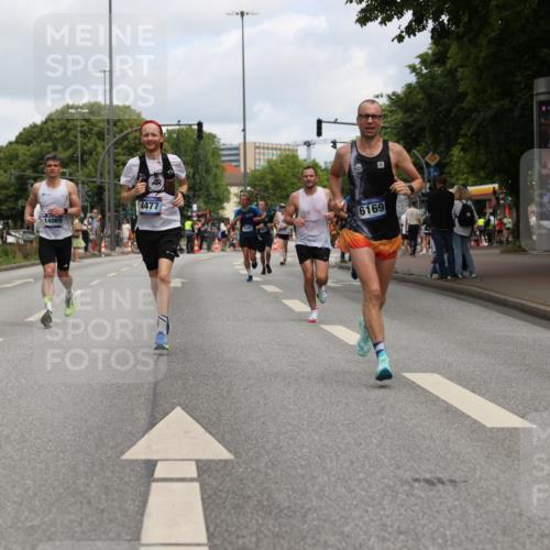 29.06.2025 - hella hamburg halbmarathon Yannick Fuchs http://msf.ph/oto/8185624 29.06.2025 10:29:32 20KM 1002, 1217, 1562, 4477, 5048, 5152, 6169, 6878, 7628, 7972, 8395, 8864, 9686, 11661, 12369, 14069, 14388, 14603, 15991, 16140, 16712, 16963, 17014, 18419, 18837, 19022 meine-sportfotos.de
