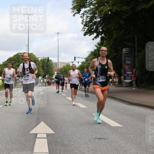29.06.2025 - hella hamburg halbmarathon Yannick Fuchs http://msf.ph/oto/8185643 29.06.2025 10:29:32 20KM 1002, 1217, 1562, 4477, 5048, 5152, 6169, 6878, 7628, 7972, 8395, 8864, 9686, 11661, 12369, 14069, 14388, 14603, 15991, 16140, 16712, 16963, 17014, 18419, 18837, 19022 meine-sportfotos.de