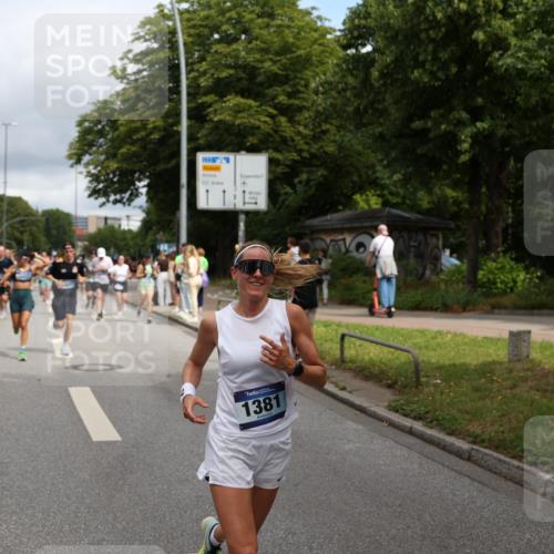 29.06.2025 - hella hamburg halbmarathon Yannick Fuchs http://msf.ph/oto/8185646 29.06.2025 10:43:34 20KM 1094, 1342, 1381, 1476, 2013, 2504, 2516, 2592, 2596, 2706, 2878, 2889, 2937, 3060, 3692, 4017, 4832, 5460, 5705, 6158, 7067, 7297, 7332, 8112, 8437, 8821, 9038, 9126, 9200, 9213, 9463, 9619, 9649, 9695, 9924, 9965, 10184, 10859, 11340, 11519, 11579, 11779, 11819, 11977, 12035, 12094, 12421, 12533, 12670, 13233, 13269, 13688, 13690, 14526, 15422, 15523, 16114, 16369, 16627, 16653, 16731, 16891, 17173, 17632, 17753, 18058, 18842, 18926, 19109 meine-sportfotos.de