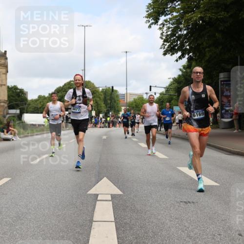 29.06.2025 - hella hamburg halbmarathon Yannick Fuchs http://msf.ph/oto/8185656 29.06.2025 10:29:33 20KM 1002, 1217, 1562, 4477, 5048, 5152, 6169, 6878, 7628, 7972, 8395, 8864, 9686, 11661, 12204, 12369, 14069, 14388, 14603, 15991, 16140, 16712, 16963, 17014, 18419, 19022 meine-sportfotos.de