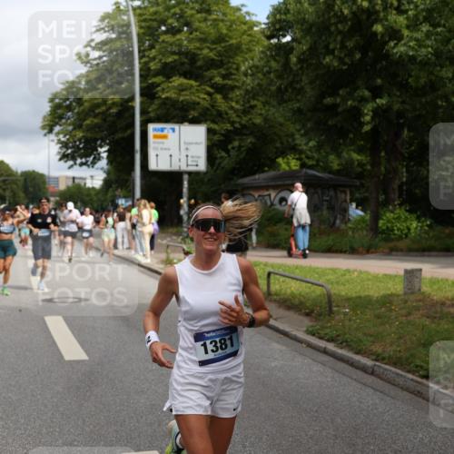 29.06.2025 - hella hamburg halbmarathon Yannick Fuchs http://msf.ph/oto/8185690 29.06.2025 10:43:34 20KM 1094, 1342, 1381, 1476, 2013, 2504, 2516, 2592, 2596, 2706, 2878, 2889, 2937, 3060, 3692, 4017, 4832, 5460, 5705, 6158, 7067, 7297, 7332, 8112, 8437, 8821, 9038, 9126, 9200, 9213, 9463, 9619, 9649, 9695, 9924, 9965, 10184, 10859, 11340, 11519, 11579, 11779, 11819, 11977, 12035, 12094, 12421, 12533, 12670, 13233, 13269, 13688, 13690, 14526, 15422, 15523, 16114, 16369, 16627, 16653, 16731, 16891, 17173, 17632, 17753, 18058, 18842, 18926, 19109 meine-sportfotos.de