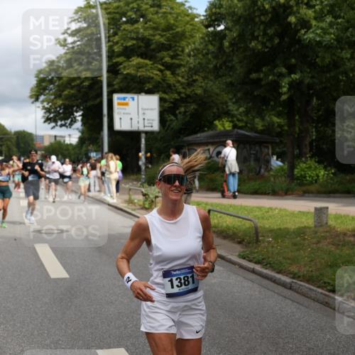 29.06.2025 - hella hamburg halbmarathon Yannick Fuchs http://msf.ph/oto/8185705 29.06.2025 10:43:34 20KM 1094, 1342, 1381, 1476, 2013, 2504, 2516, 2592, 2596, 2706, 2878, 2889, 2937, 3060, 3692, 4017, 4832, 5460, 5705, 6158, 7067, 7297, 7332, 8112, 8437, 8821, 9038, 9126, 9200, 9213, 9463, 9619, 9649, 9695, 9924, 9965, 10184, 10859, 11340, 11519, 11579, 11779, 11819, 11977, 12035, 12094, 12421, 12533, 12670, 13233, 13269, 13688, 13690, 14526, 15422, 15523, 16114, 16369, 16627, 16653, 16731, 16891, 17173, 17632, 17753, 18058, 18842, 18926, 19109 meine-sportfotos.de