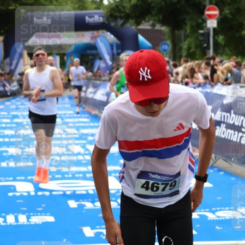 29.06.2025 - hella hamburg halbmarathon Zöllner http://msf.ph/oto/8185713 29.06.2025 10:33:30 Ziel 4602, 8956, 15326, 16931, 17056, 17489, 18731 meine-sportfotos.de