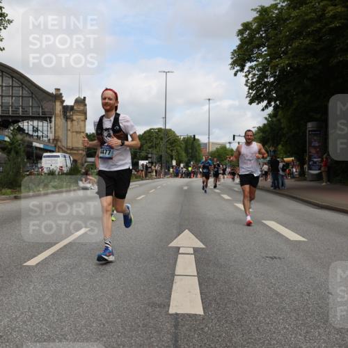 29.06.2025 - hella hamburg halbmarathon Yannick Fuchs http://msf.ph/oto/8185714 29.06.2025 10:29:34 20KM 1002, 1217, 1562, 4477, 5048, 5152, 6169, 6878, 7628, 7972, 8395, 8864, 9686, 12204, 12369, 14069, 14388, 14603, 14952, 15991, 16140, 16712, 16963, 17014, 18419, 19022 meine-sportfotos.de
