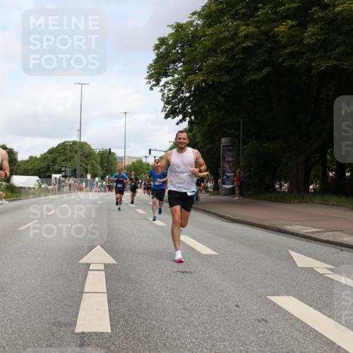 29.06.2025 - hella hamburg halbmarathon Yannick Fuchs http://msf.ph/oto/8185732 29.06.2025 10:29:34 20KM 1002, 1217, 1562, 4477, 5048, 5152, 6169, 6878, 7628, 7972, 8395, 8864, 9686, 12204, 12369, 14069, 14388, 14603, 14952, 15991, 16140, 16712, 16963, 17014, 18419, 19022 meine-sportfotos.de