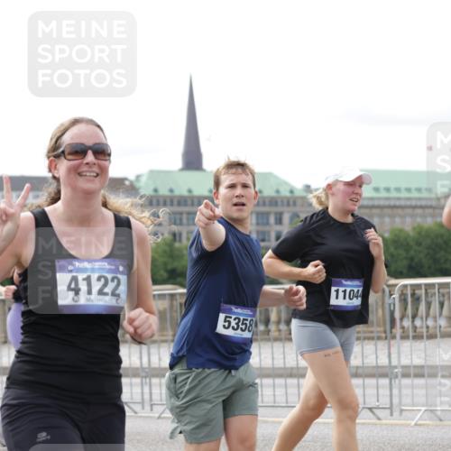 29.06.2025 - hella hamburg halbmarathon Jannik Wohlers http://msf.ph/oto/8185768 29.06.2025 10:23:32 Lombardsbrücke 1444, 1545, 2489, 3013, 4122, 4597, 4990, 5039, 5055, 5258, 5260, 5358, 5661, 5954, 7013, 7426, 8141, 8149, 8502, 8676, 8717, 9217, 9603, 11044, 11347, 11415, 11454, 13149, 14521, 15352, 15739, 15853, 17385, 17513, 17595, 18091, 18210, 18314, 18745, 18998, 19017 meine-sportfotos.de