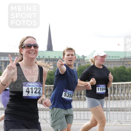 29.06.2025 - hella hamburg halbmarathon Jannik Wohlers http://msf.ph/oto/8185774 29.06.2025 10:23:32 Lombardsbrücke 1444, 1545, 2489, 3013, 4122, 4597, 4990, 5039, 5055, 5258, 5260, 5358, 5661, 5954, 7013, 7426, 8141, 8149, 8502, 8676, 8717, 9217, 9603, 11044, 11347, 11415, 11454, 13149, 14521, 15352, 15739, 15853, 17385, 17513, 17595, 18091, 18210, 18314, 18745, 18998, 19017 meine-sportfotos.de