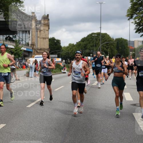 29.06.2025 - hella hamburg halbmarathon Yannick Fuchs http://msf.ph/oto/8185826 29.06.2025 10:43:35 20KM 1094, 1342, 1381, 1476, 2013, 2504, 2516, 2592, 2596, 2706, 2878, 2889, 2937, 3060, 3692, 4017, 4832, 5460, 5705, 6158, 7067, 7297, 7332, 8112, 8437, 8821, 9038, 9126, 9200, 9213, 9463, 9619, 9649, 9695, 9924, 9965, 10184, 11340, 11519, 11579, 11779, 11819, 11977, 12035, 12094, 12271, 12421, 12670, 13233, 13688, 13690, 14526, 15422, 15523, 16114, 16369, 16627, 16653, 16731, 16891, 17173, 17632, 17753, 18058, 18842, 18926, 19109 meine-sportfotos.de