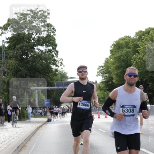 29.06.2025 - hella hamburg halbmarathon Jannik Wohlers http://msf.ph/oto/8185884 29.06.2025 09:43:39 Lombardsbrücke 1122, 1953, 2483, 3189, 3379, 5308, 7231, 8376, 9047, 10222, 10655, 11150, 13383, 13606 meine-sportfotos.de