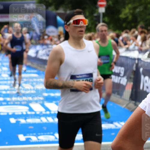 29.06.2025 - hella hamburg halbmarathon Zöllner http://msf.ph/oto/8185911 29.06.2025 10:33:32 Ziel 4602, 8956, 15326, 16931, 17056, 17489, 18731, 18854 meine-sportfotos.de