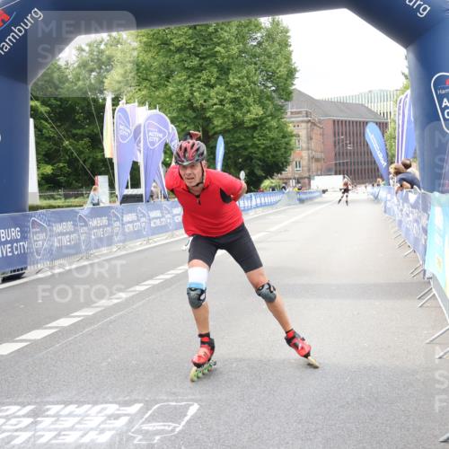 29.06.2025 - hella hamburg halbmarathon Strokosch-Dieckow http://msf.ph/oto/8185923 29.06.2025 09:25:55 Ziel 20100, 20463 meine-sportfotos.de