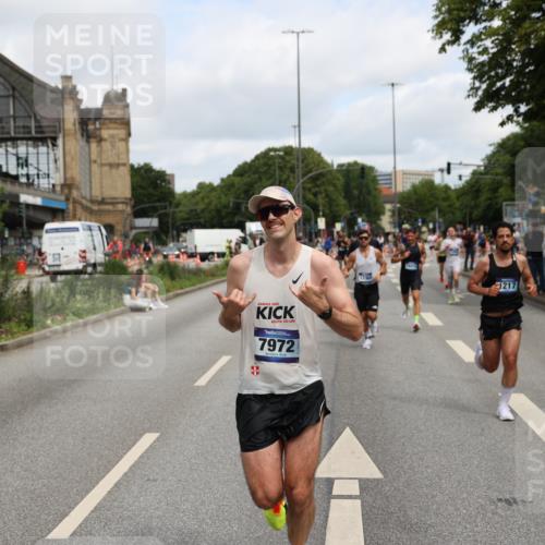 29.06.2025 - hella hamburg halbmarathon Yannick Fuchs http://msf.ph/oto/8186104 29.06.2025 10:29:44 20KM 1217, 1562, 5269, 5554, 7466, 7867, 7972, 8395, 8864, 8901, 10771, 12204, 12369, 14069, 14388, 14603, 14629, 14952, 15390, 15391, 15991, 16140, 16177, 16712, 16811, 16963, 16964, 17643, 18183, 18220, 18419, 19022 meine-sportfotos.de