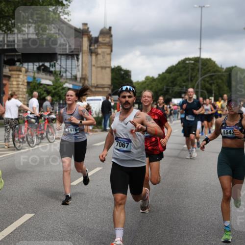 29.06.2025 - hella hamburg halbmarathon Yannick Fuchs http://msf.ph/oto/8186126 29.06.2025 10:43:36 20KM 1094, 1342, 1381, 1476, 2013, 2504, 2516, 2592, 2596, 2706, 2878, 2889, 2937, 3060, 3692, 4017, 4832, 5460, 5705, 6158, 7067, 7297, 7332, 8112, 8437, 8821, 9038, 9126, 9200, 9213, 9463, 9619, 9649, 9695, 9924, 9965, 10184, 11340, 11519, 11579, 11779, 11819, 11977, 12035, 12094, 12271, 12421, 12670, 13233, 13688, 13690, 14526, 15422, 15523, 16114, 16627, 16653, 16731, 16891, 17173, 17753, 18058, 18842, 18926, 19109 meine-sportfotos.de