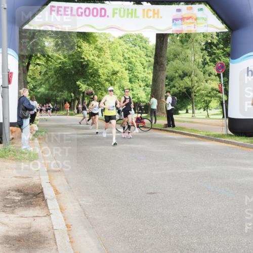 29.06.2025 - hella hamburg halbmarathon MichiJ http://msf.ph/oto/8186131 29.06.2025 10:18:46 Zwischen KM18-KM19 1827, 7389, 10486, 17374, 17428 meine-sportfotos.de