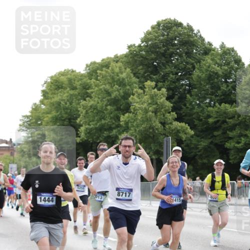 29.06.2025 - hella hamburg halbmarathon Jannik Wohlers http://msf.ph/oto/8186209 29.06.2025 10:23:35 Lombardsbrücke 1389, 1444, 1545, 2489, 3013, 3185, 4122, 4597, 4990, 5039, 5055, 5258, 5260, 5358, 5661, 5954, 7013, 7426, 8141, 8149, 8502, 8717, 9217, 9603, 11044, 11306, 11347, 11415, 11454, 13149, 15352, 17414, 17513, 17595, 18091, 18210, 18314, 18745, 18998, 19017 meine-sportfotos.de