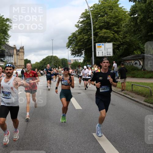 29.06.2025 - hella hamburg halbmarathon Yannick Fuchs http://msf.ph/oto/8186249 29.06.2025 10:43:36 20KM 1094, 1342, 1381, 1476, 2013, 2504, 2516, 2592, 2596, 2706, 2878, 2889, 2937, 3060, 3692, 4017, 4832, 5460, 5705, 6158, 7067, 7297, 7332, 8112, 8437, 8821, 9038, 9126, 9200, 9213, 9463, 9619, 9649, 9695, 9924, 9965, 10184, 11340, 11519, 11579, 11779, 11819, 11977, 12035, 12094, 12271, 12421, 12670, 13233, 13688, 13690, 14526, 15422, 15523, 16114, 16627, 16653, 16731, 16891, 17173, 17753, 18058, 18842, 18926, 19109 meine-sportfotos.de
