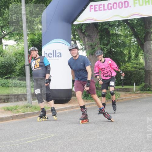 29.06.2025 - hella hamburg halbmarathon KatJ http://msf.ph/oto/8186279 29.06.2025 09:24:46 Zwischen KM18-KM19  meine-sportfotos.de