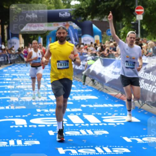 29.06.2025 - hella hamburg halbmarathon Zöllner http://msf.ph/oto/8186303 29.06.2025 10:33:35 Ziel 1053, 4602, 8312, 15326, 16931, 18731, 18854 meine-sportfotos.de